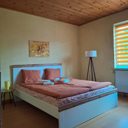 The Old Cherry House * Razlog