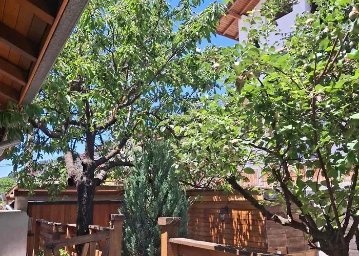 The Old Cherry House Ваканционна къща *