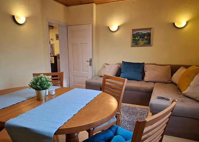 The Old Cherry House Ваканционна къща Разлог